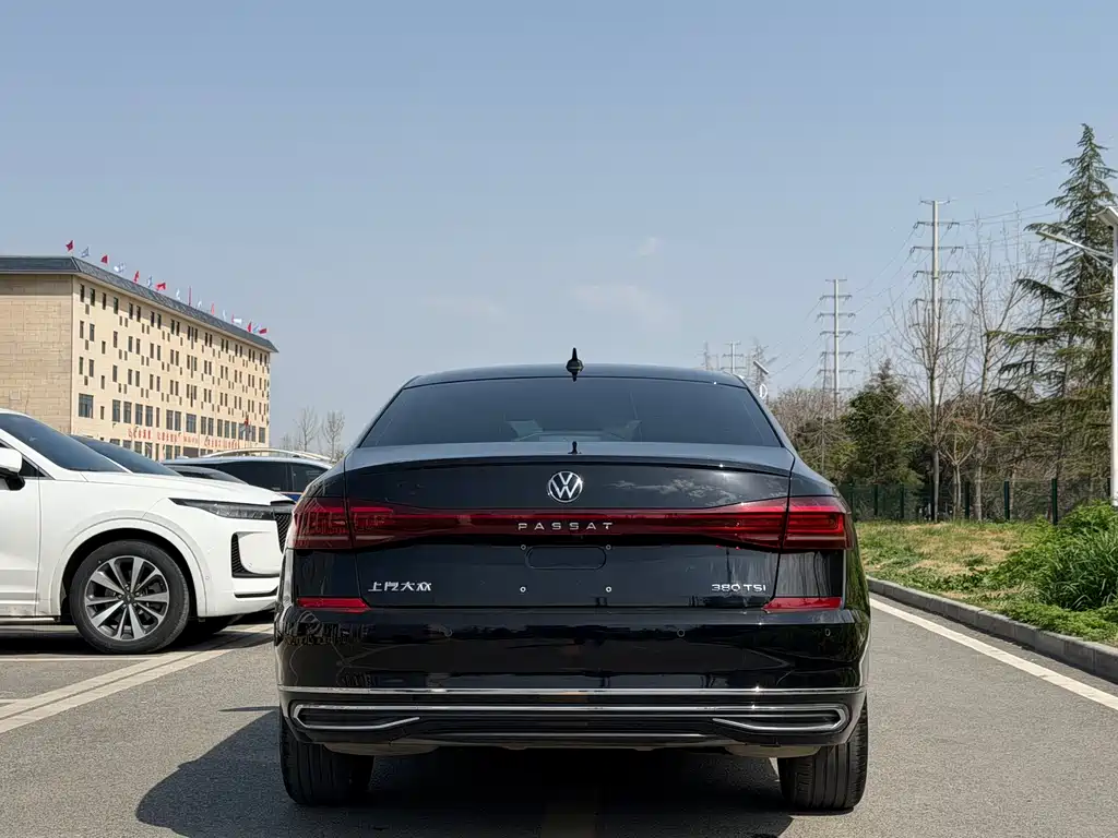 Volkswagen Passat — фото 5