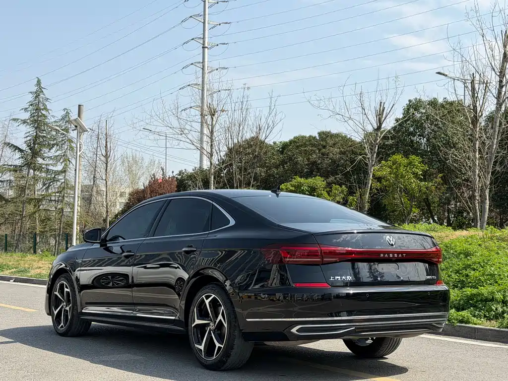 Volkswagen Passat — фото 6