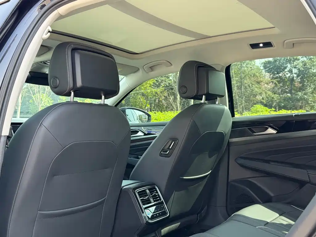 Volkswagen Passat — фото 10