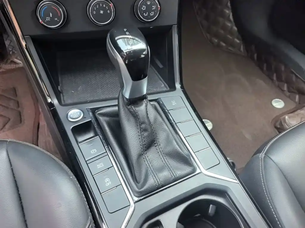 Volkswagen Passat — фото 14