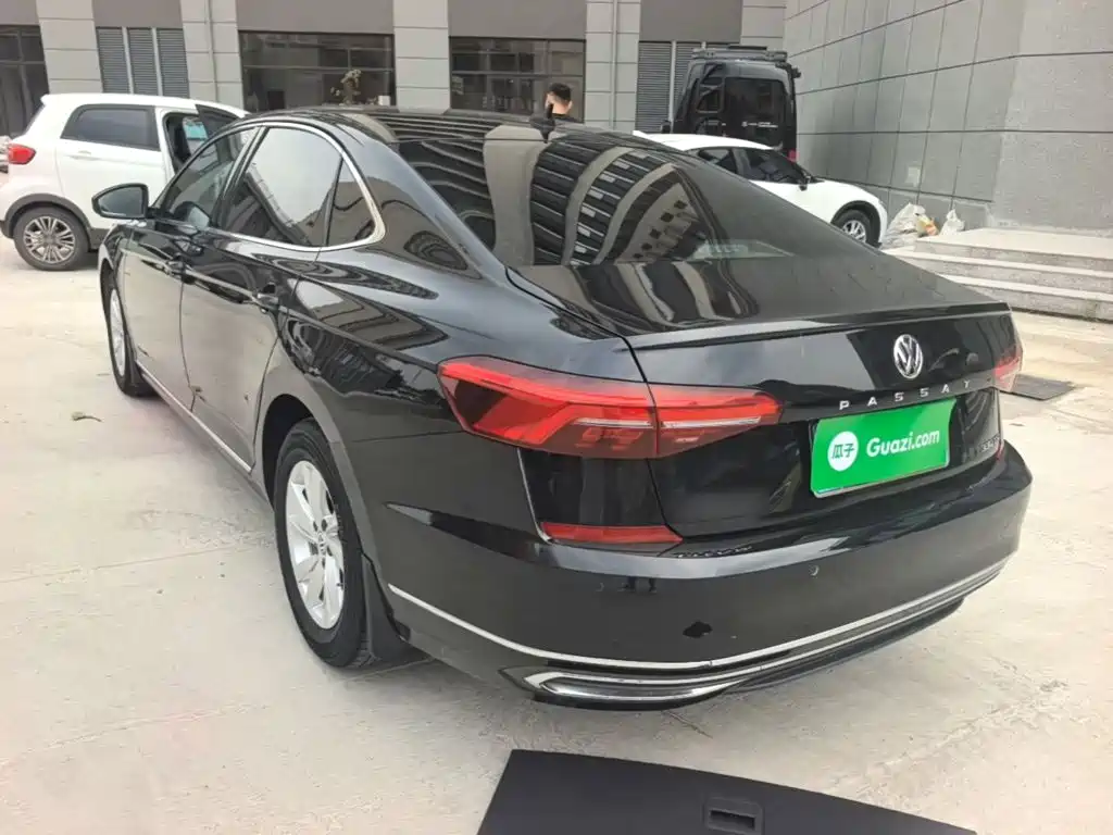 Volkswagen Passat — фото 5