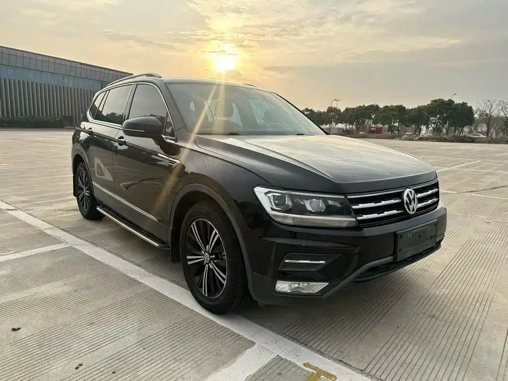 Volkswagen Tiguan L — фото 4