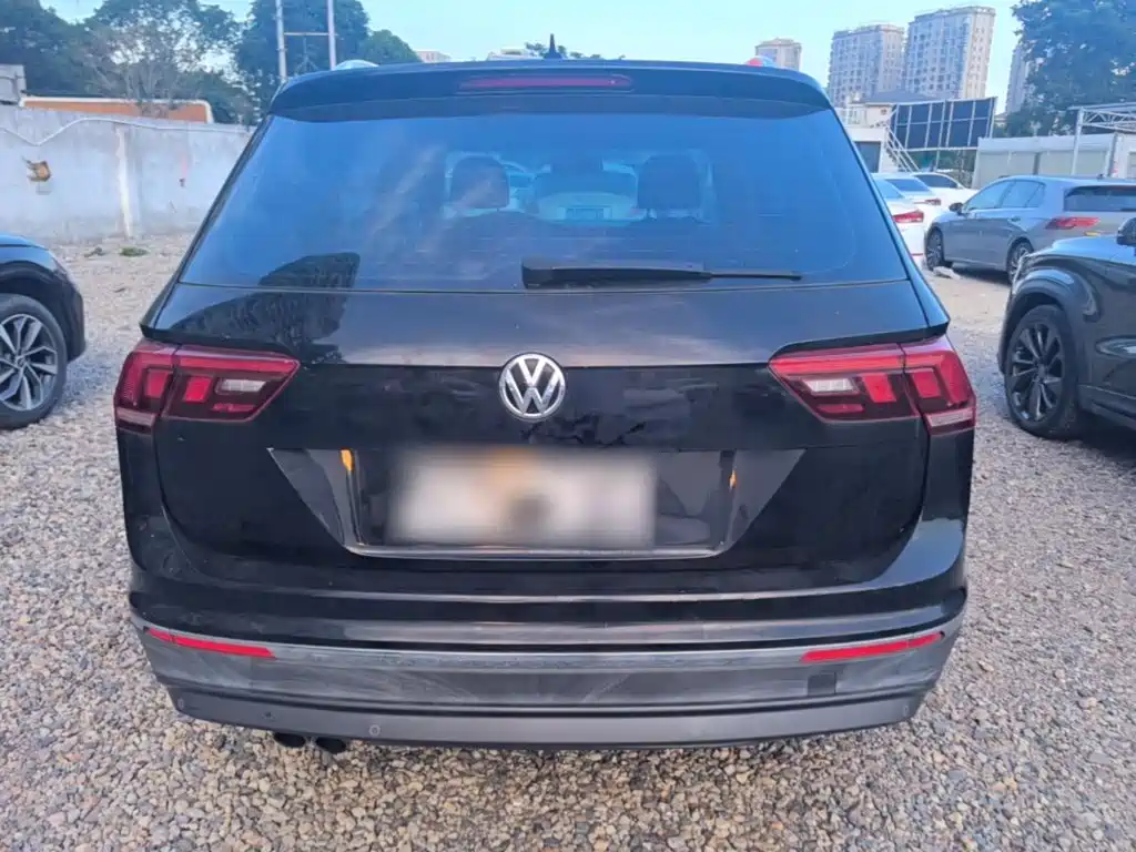 Volkswagen Tiguan L — фото 6