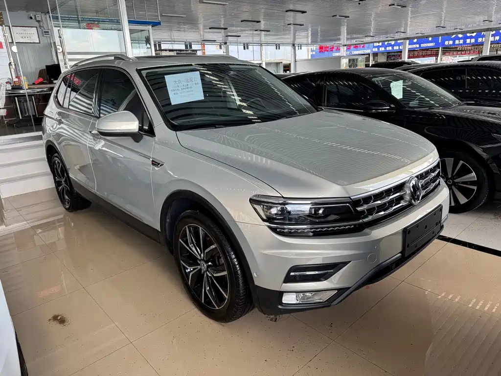 Volkswagen Tiguan L — фото 9
