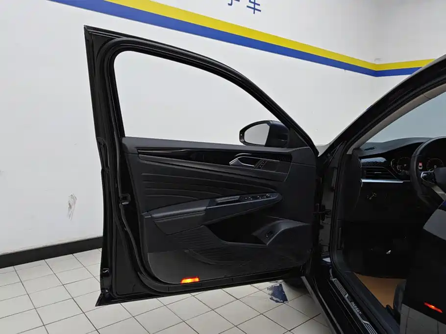 Volkswagen Passat — фото 7