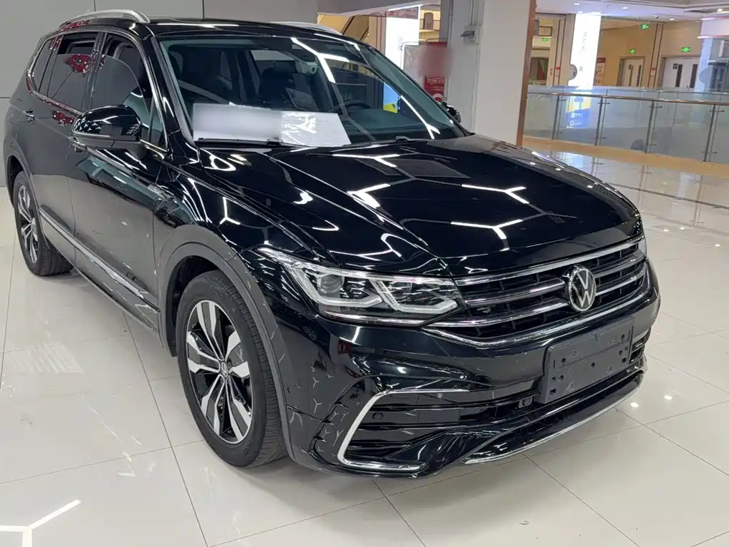 Volkswagen Tiguan L — фото 6