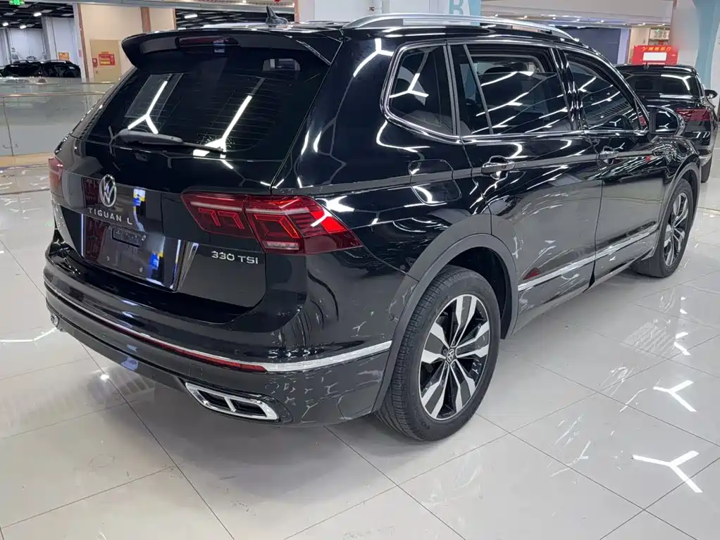 Volkswagen Tiguan L — фото 8
