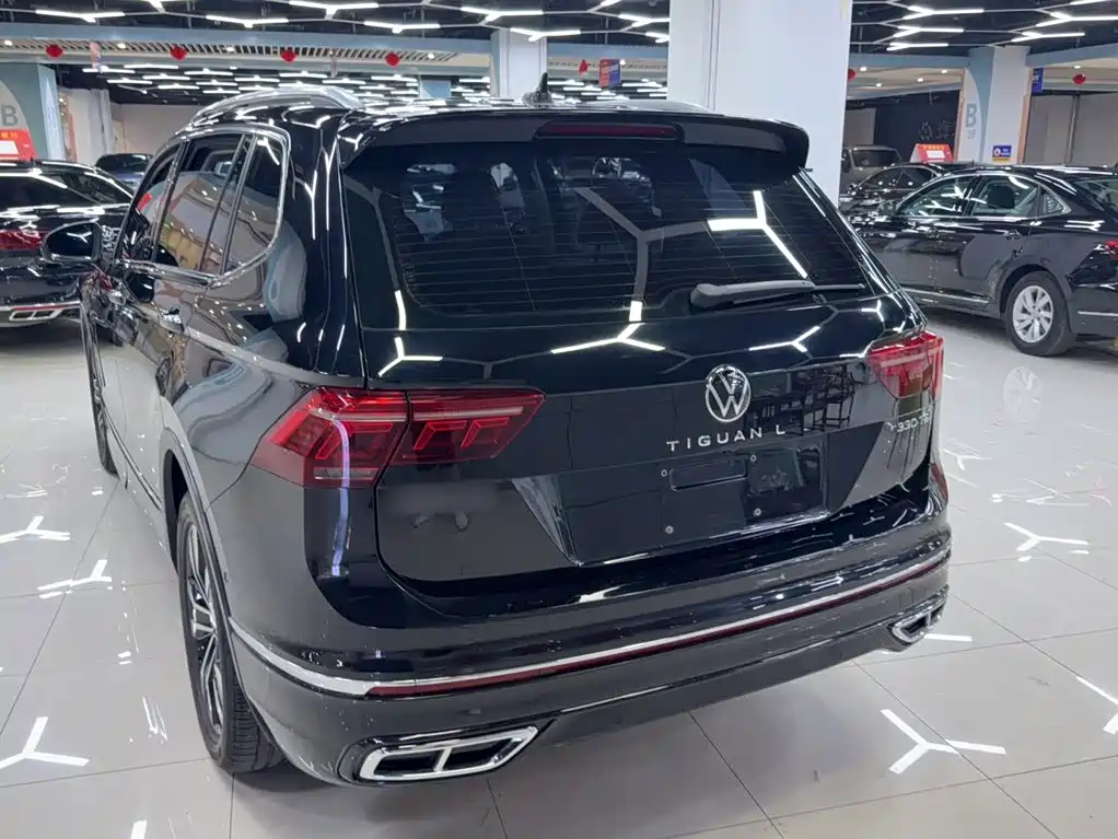Volkswagen Tiguan L — фото 10