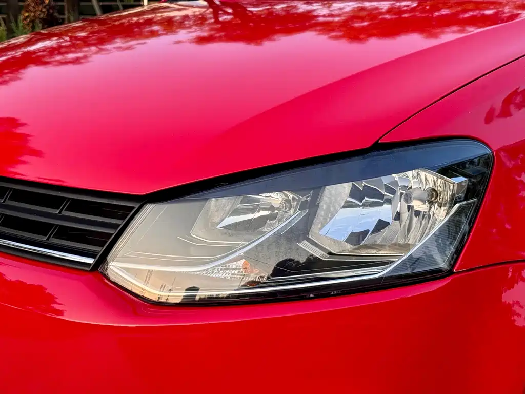 Volkswagen Polo — фото 17