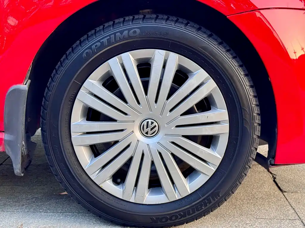 Volkswagen Polo — фото 25