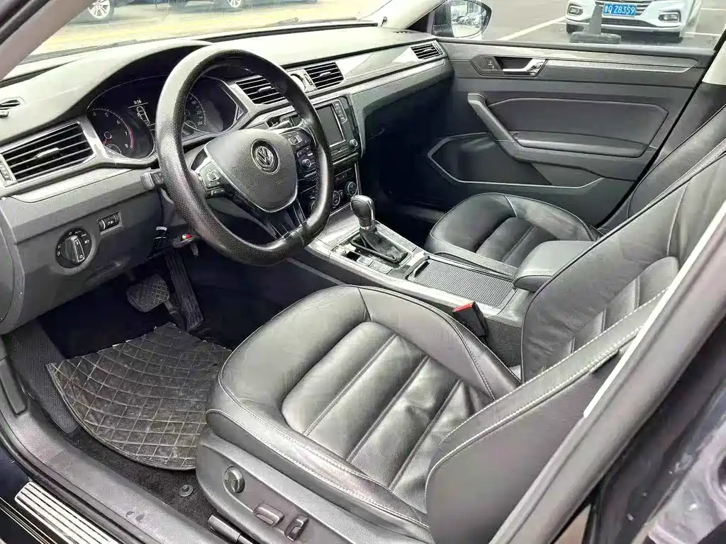 Volkswagen Passat — фото 4
