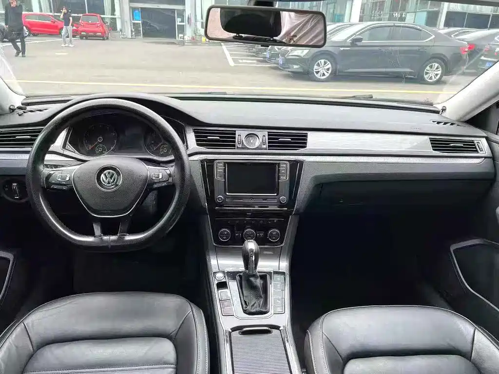 Volkswagen Passat — фото 6