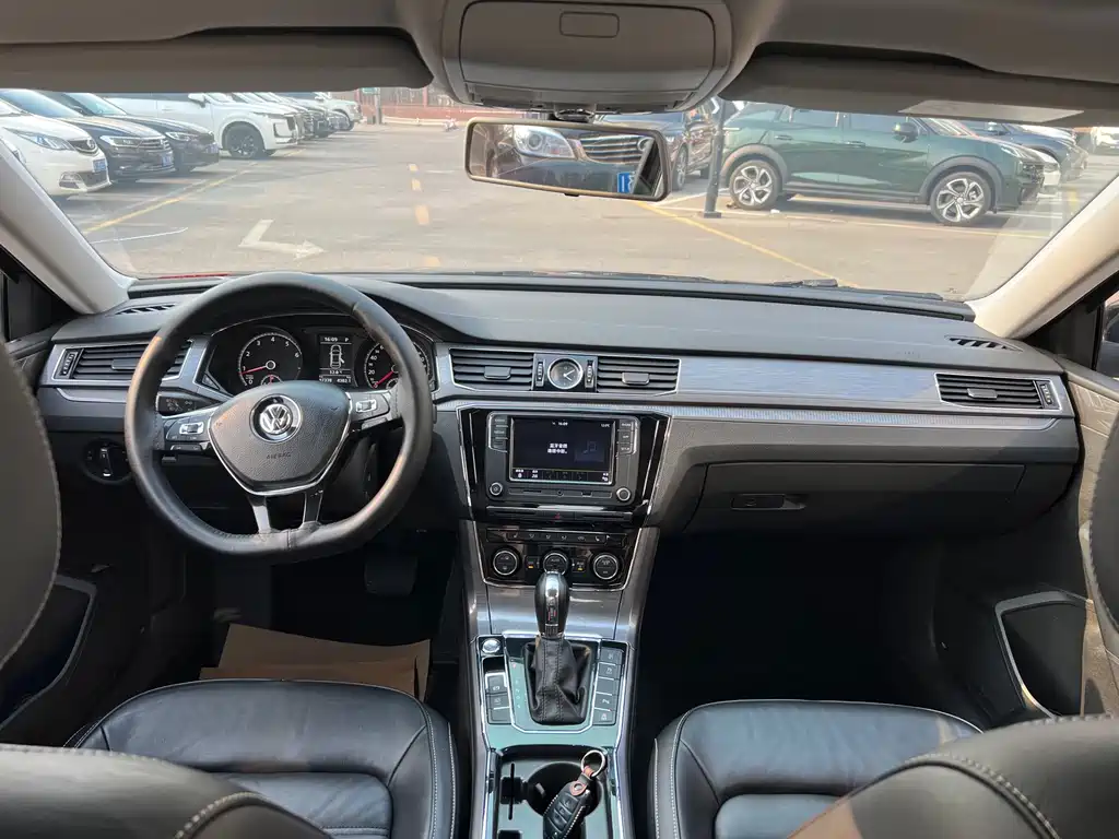 Volkswagen Passat — фото 15