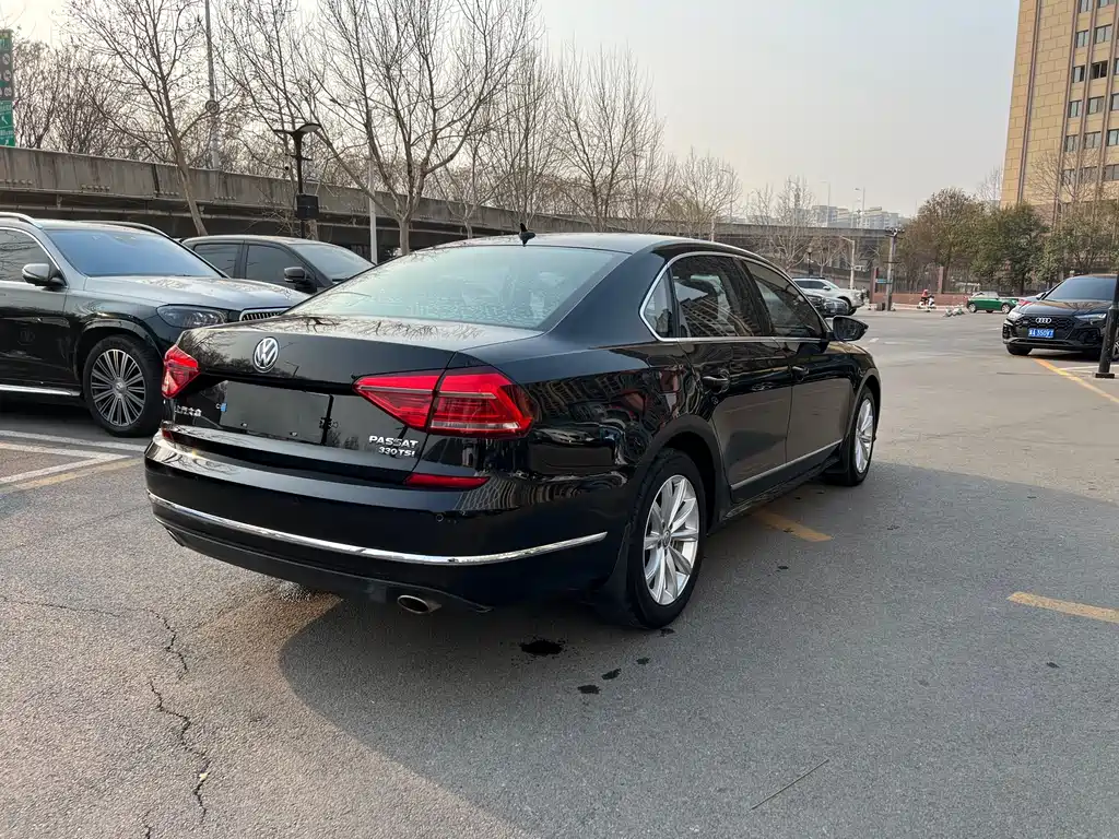 Volkswagen Passat — фото 5