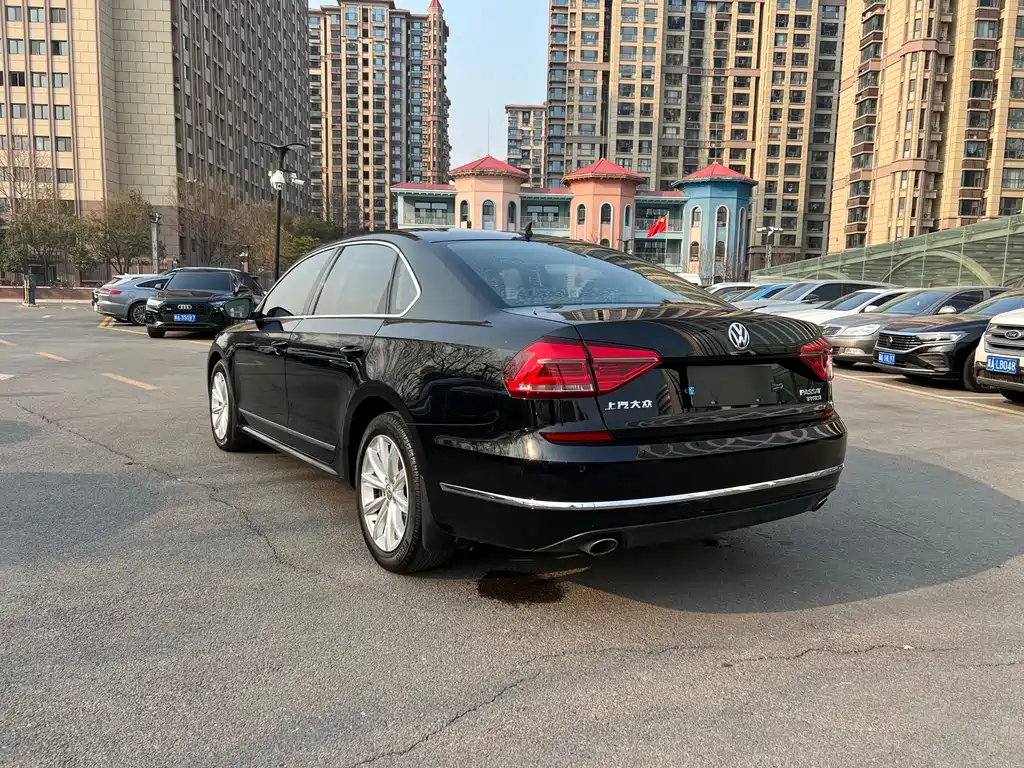 Volkswagen Passat — фото 7