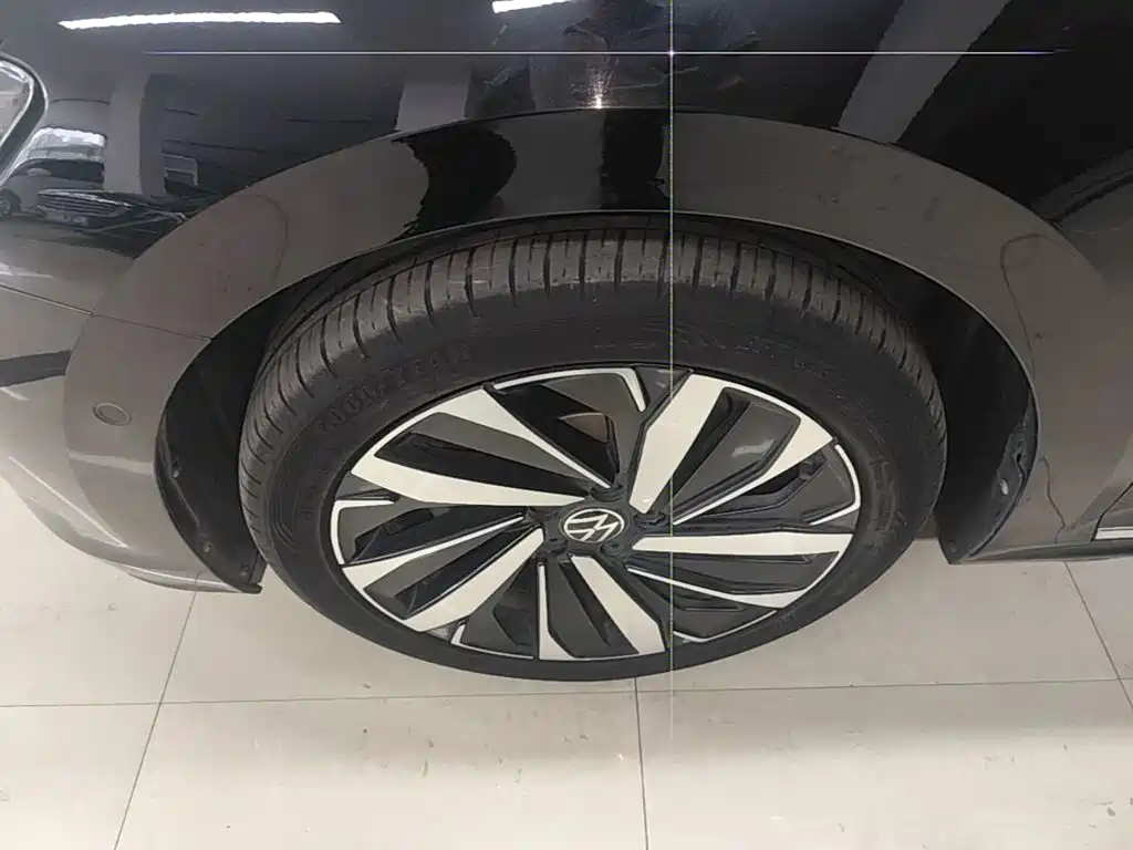 Volkswagen Passat — фото 23