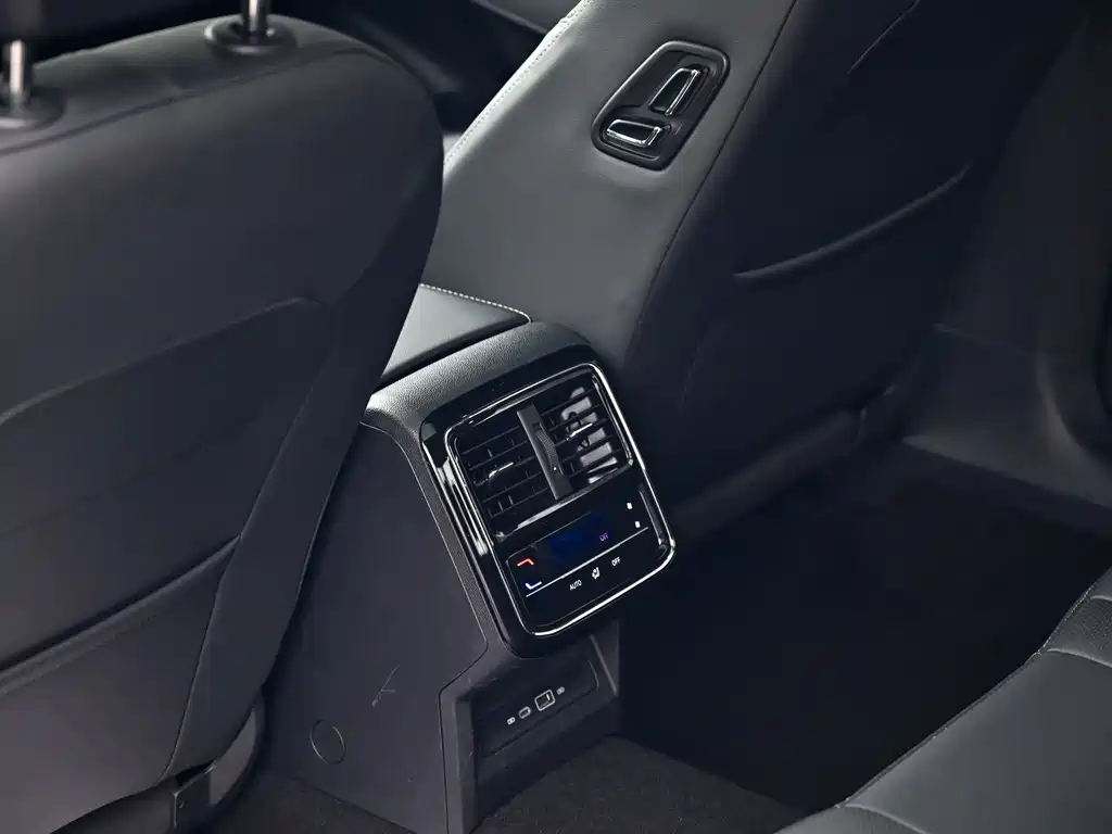 Volkswagen Passat — фото 14