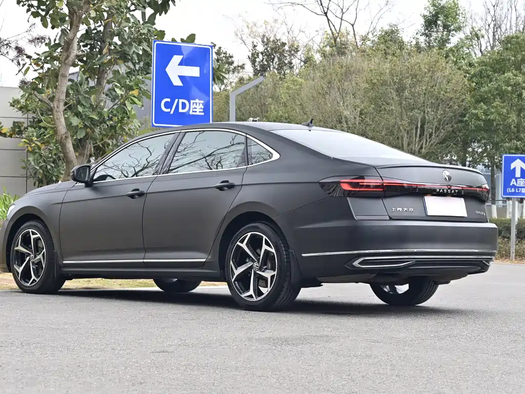 Volkswagen Passat — фото 19