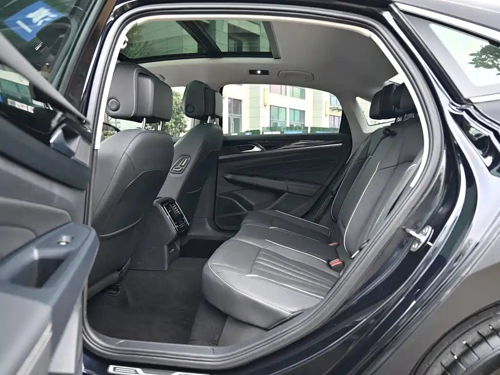 Volkswagen Passat — фото 9