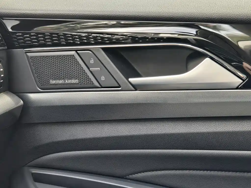 Volkswagen Passat — фото 8