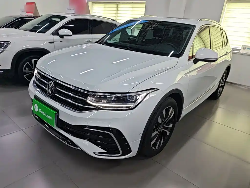 Volkswagen Tiguan L — фото 2
