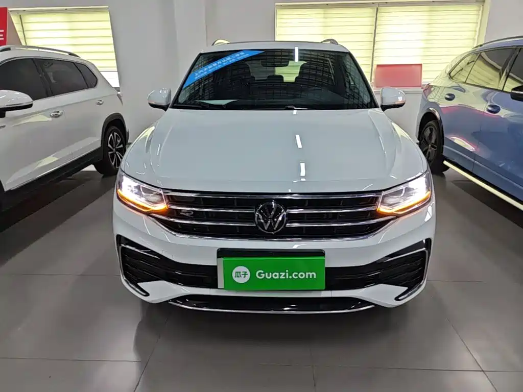 Volkswagen Tiguan L — фото 3