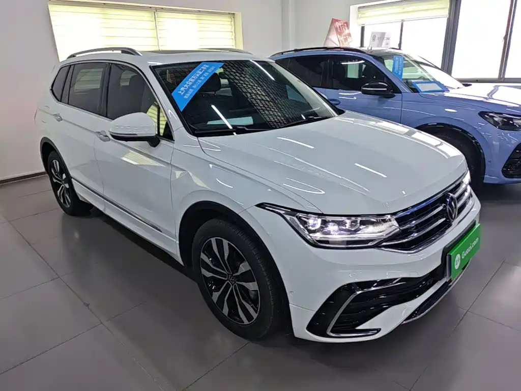 Volkswagen Tiguan L — фото 4