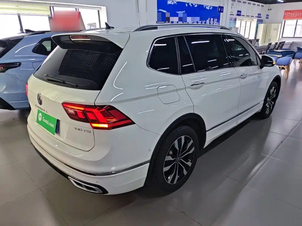 Volkswagen Tiguan L — фото 7