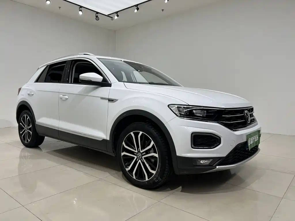 Volkswagen T-Roc — фото 10