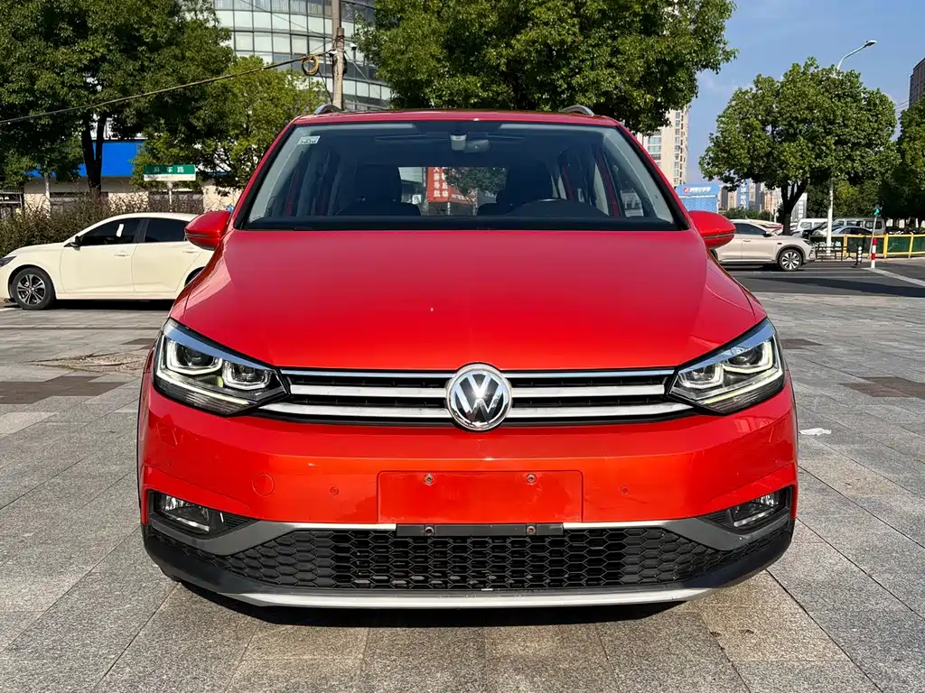 Volkswagen Touran — фото 2
