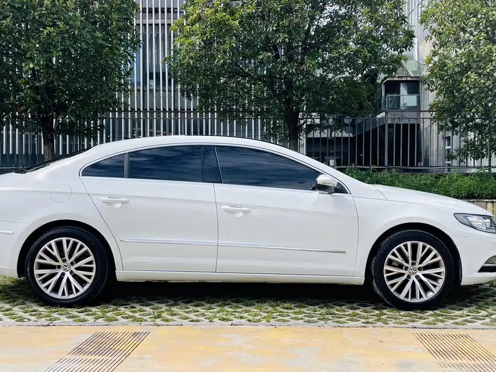 Volkswagen CC — фото 3