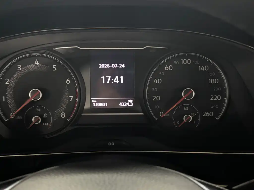 Volkswagen Passat — фото 15