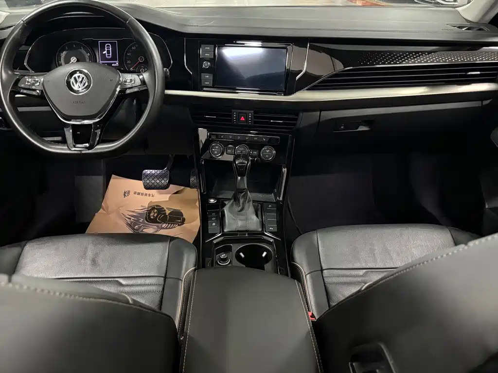 Volkswagen Passat — фото 17