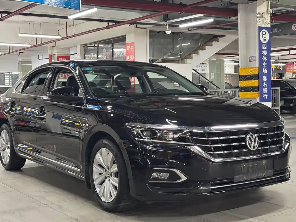 Volkswagen Passat — фото 6