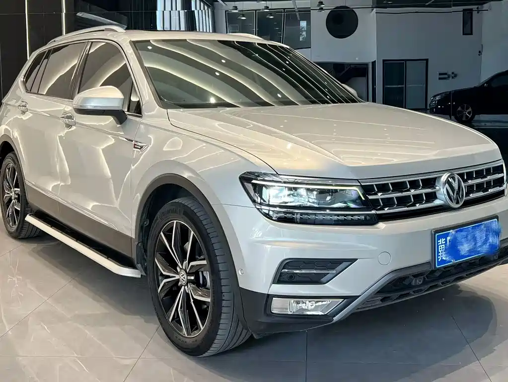 Volkswagen Tiguan L — фото 3