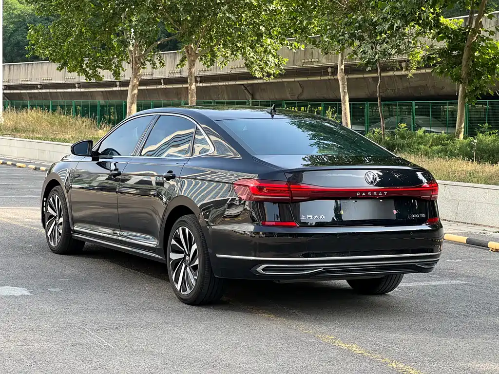 Volkswagen Passat — фото 4
