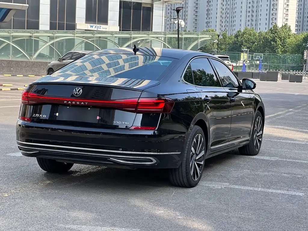 Volkswagen Passat — фото 6