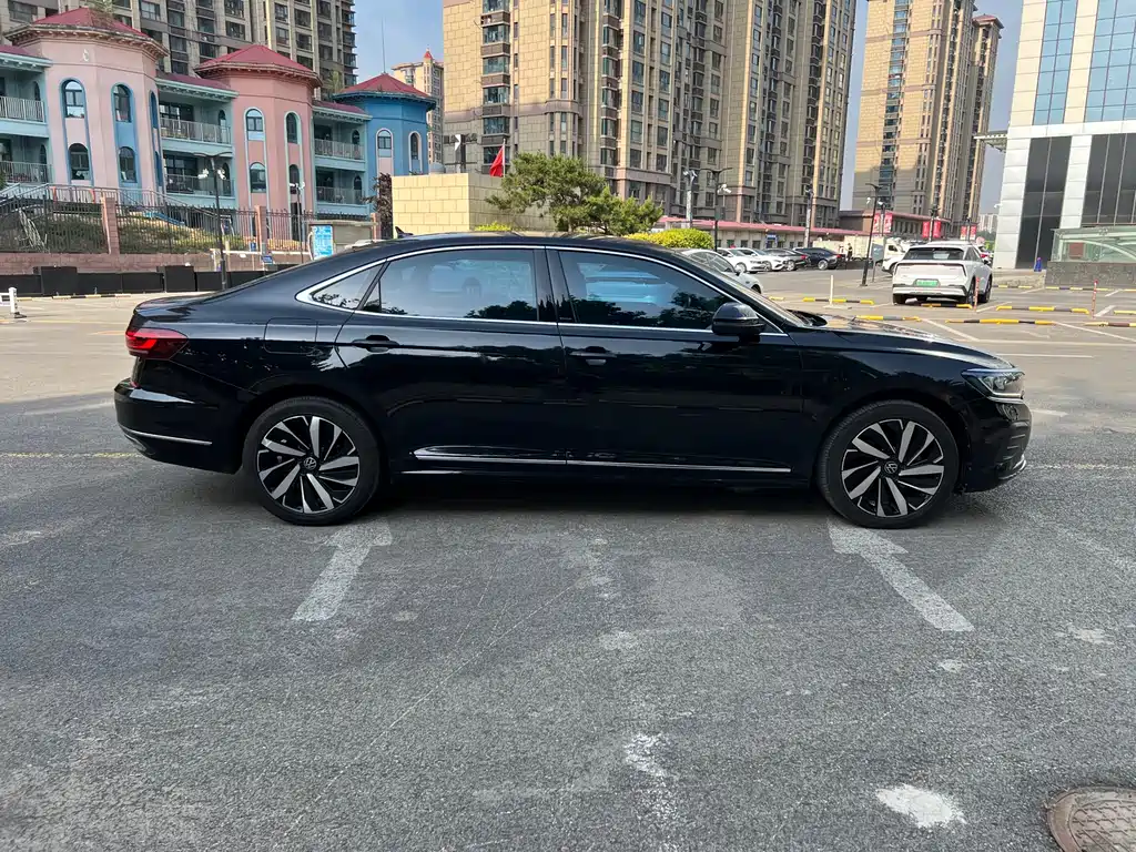 Volkswagen Passat — фото 7