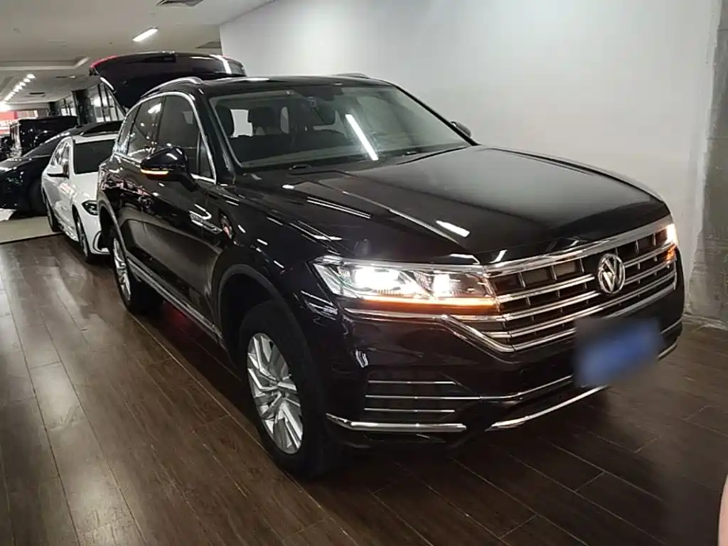 Volkswagen Touareg — фото 4