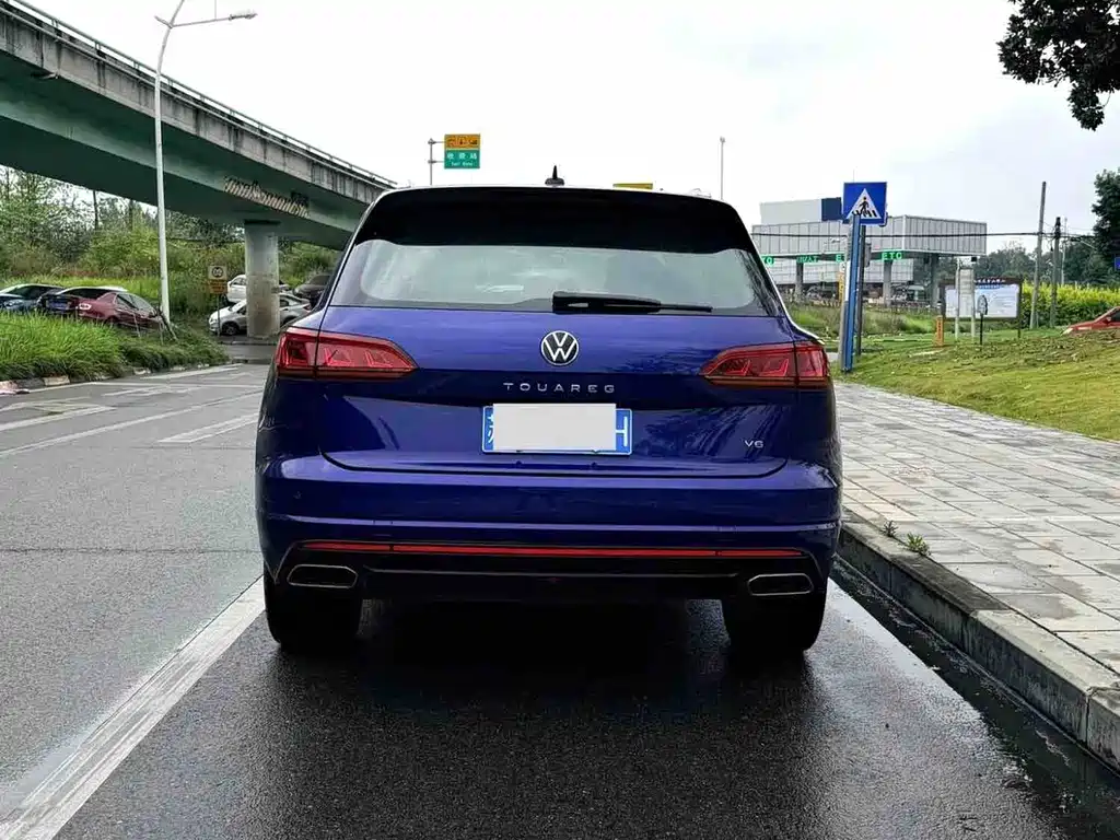 Volkswagen Touareg — фото 6