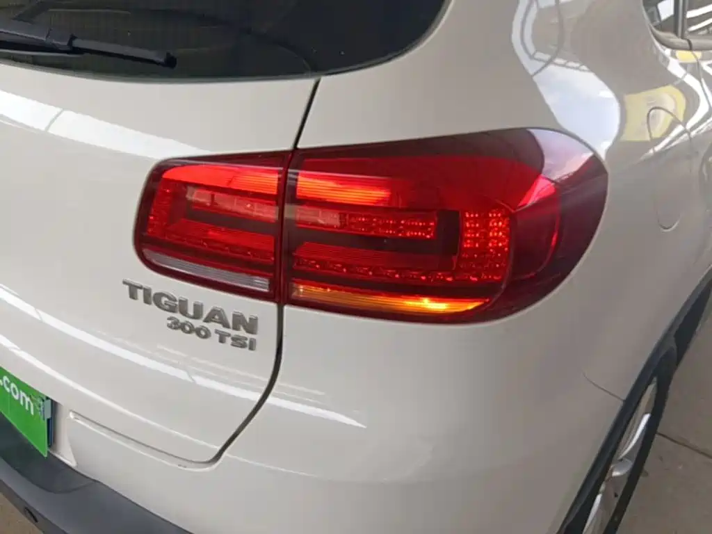 Volkswagen Tiguan — фото 8