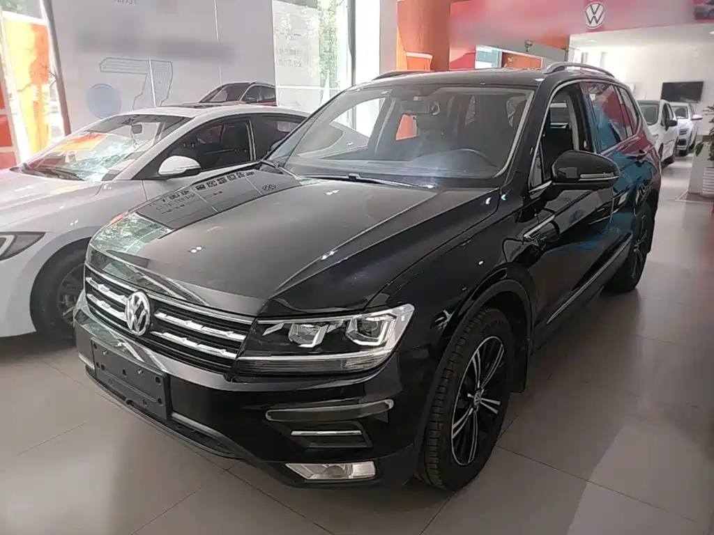 Volkswagen Tiguan L — фото 2