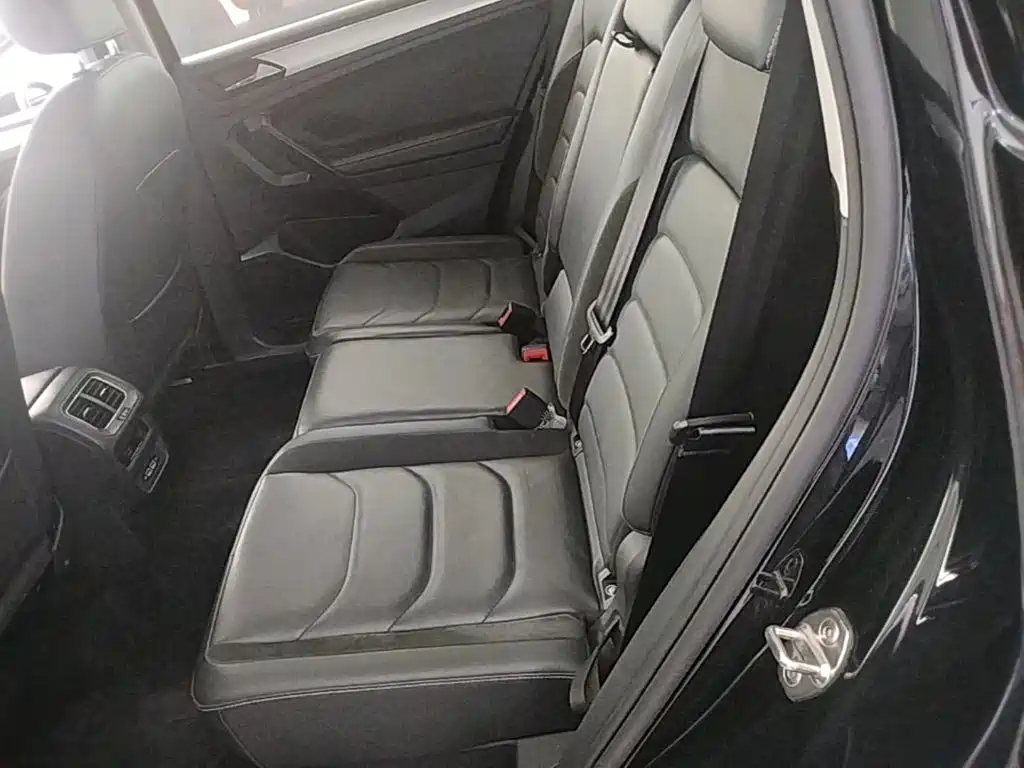 Volkswagen Tiguan L — фото 17
