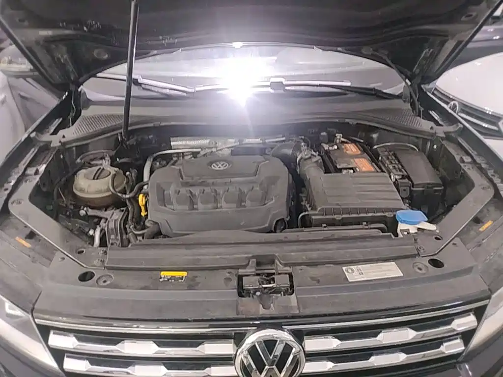 Volkswagen Tiguan L — фото 20