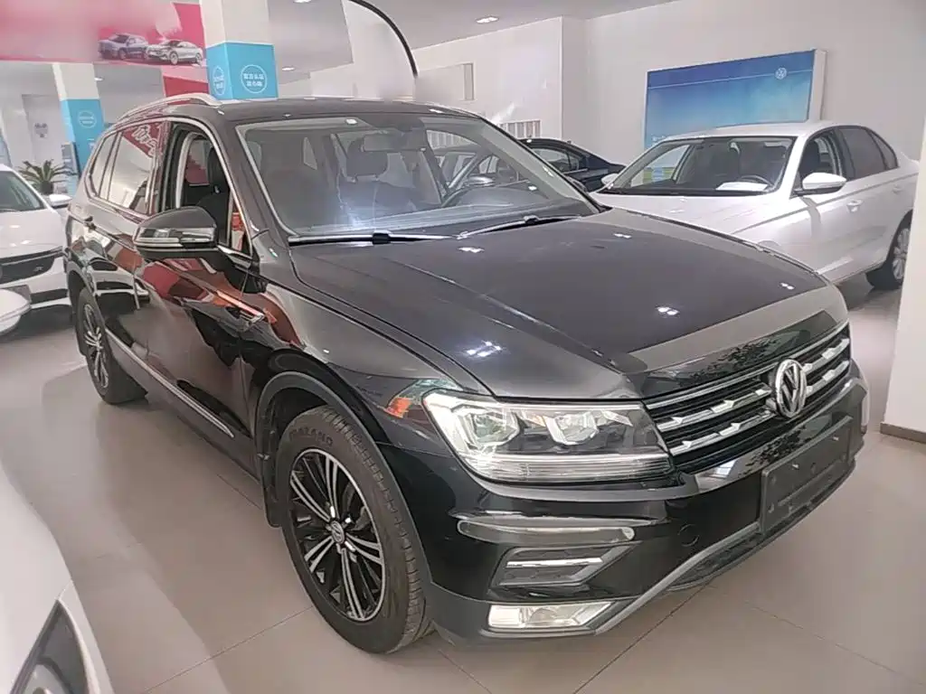 Volkswagen Tiguan L — фото 4