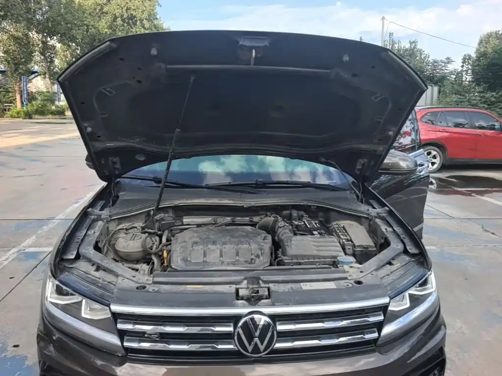 Volkswagen Tiguan L — фото 20