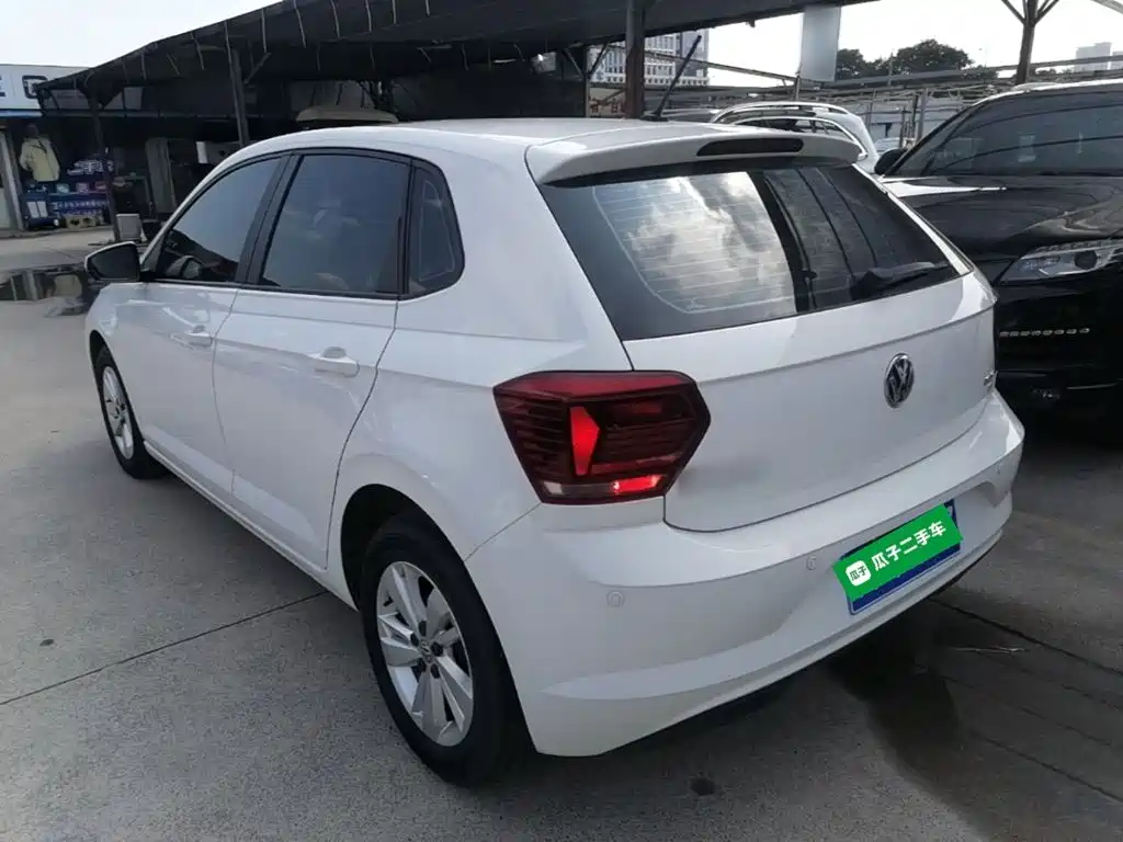 Volkswagen Polo — фото 5