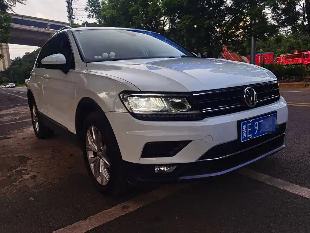 Volkswagen Tiguan — фото 2