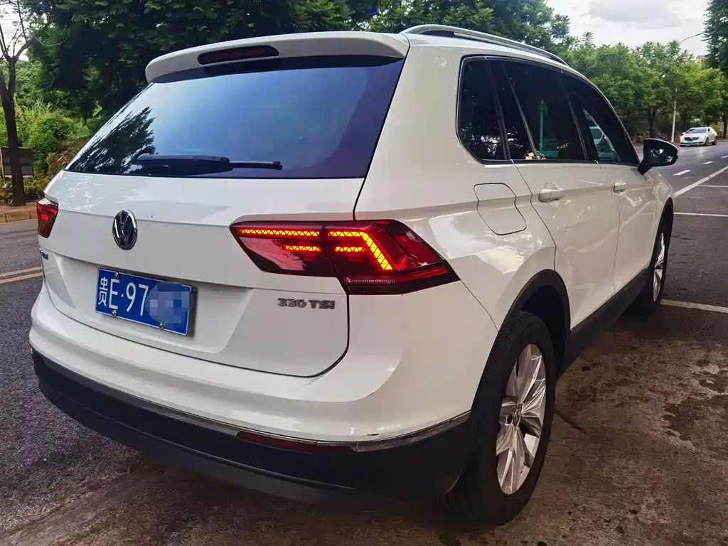 Volkswagen Tiguan — фото 3