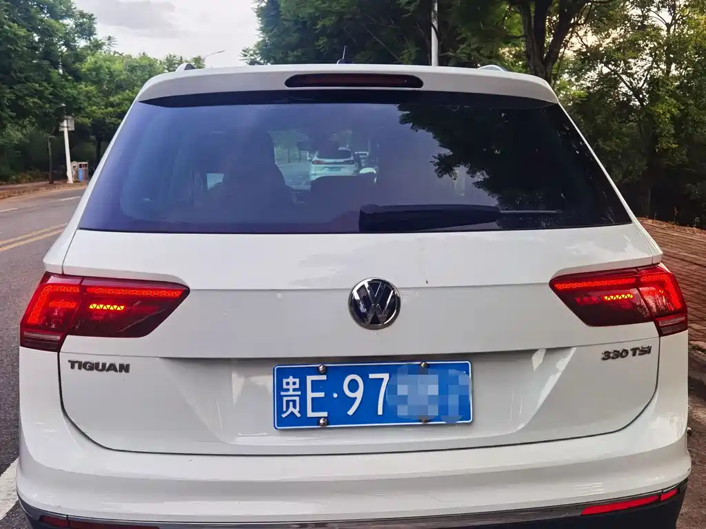 Volkswagen Tiguan — фото 4